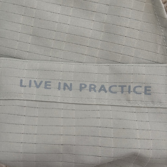 Lulu Lemon men’s Live In Practice Down To The Wire button up shirt - Picture 5 of 10